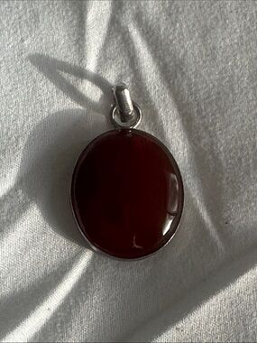 Elegant Oval Red Stone Pendant Necklace in Silver 925